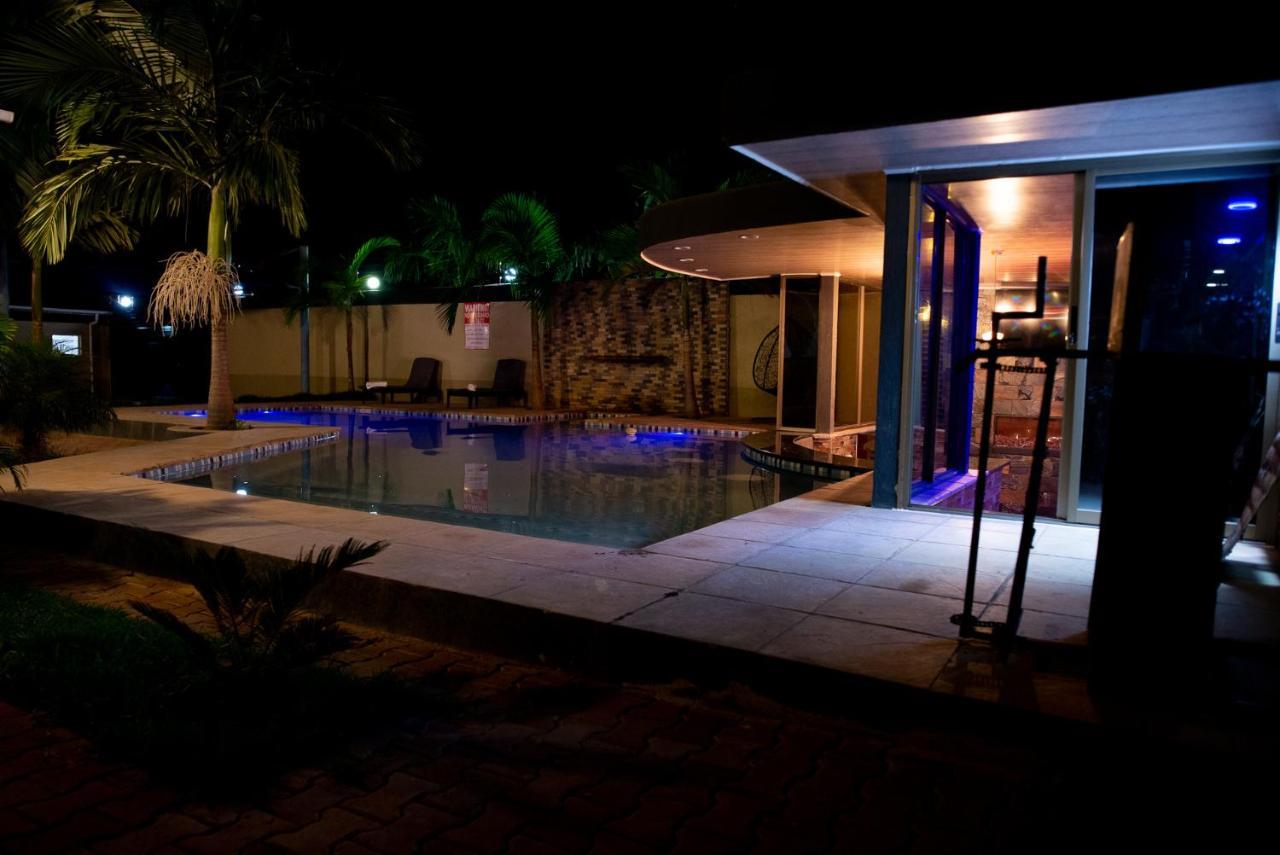Emc Fully Furnished &Serviced Villas 4 Bedroom With Solar Power , Private Pool, Starlink Wifi ,Aircons & Dstv Lusaka Kültér fotó
