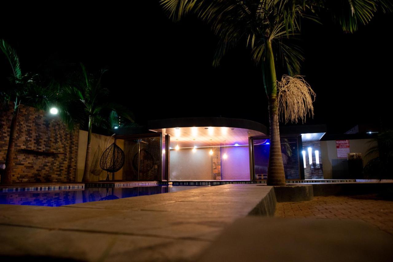 Emc Fully Furnished &Serviced Villas 4 Bedroom With Solar Power , Private Pool, Starlink Wifi ,Aircons & Dstv Lusaka Kültér fotó